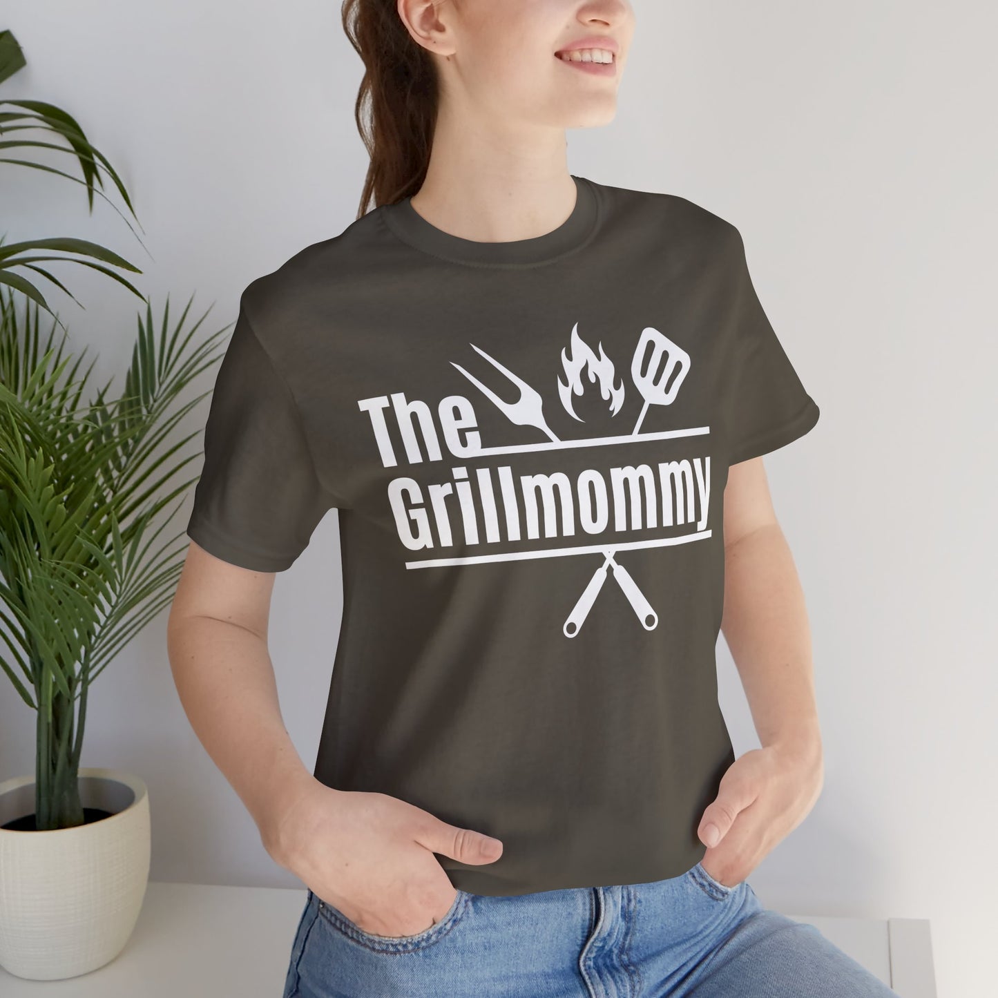 The Grillmommy Typography Tee T-Shirt - Cozy Soft Cotton Unisex BBQ Graphic Tee